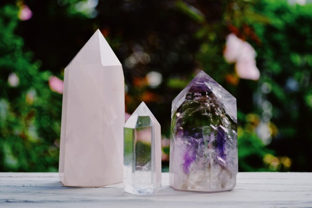 Hur kristaller kan rena och balansera ditt chakrasystem